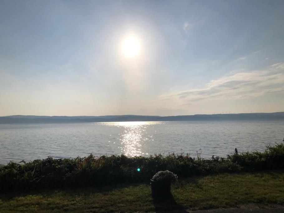 Pirnmill Home With A View Bagian luar foto